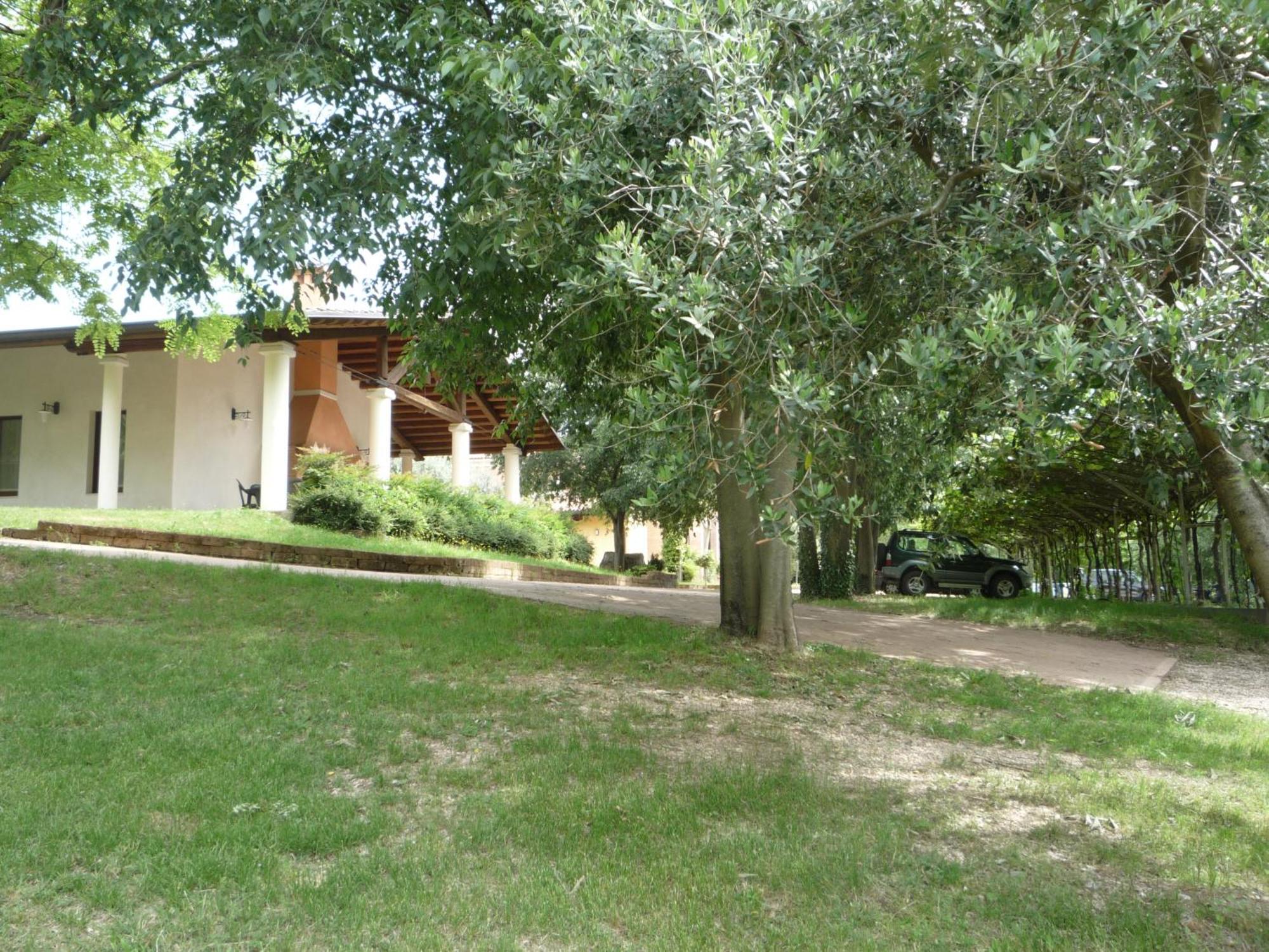Agriturismo Lupo Bianco Монцамбано Екстериор снимка