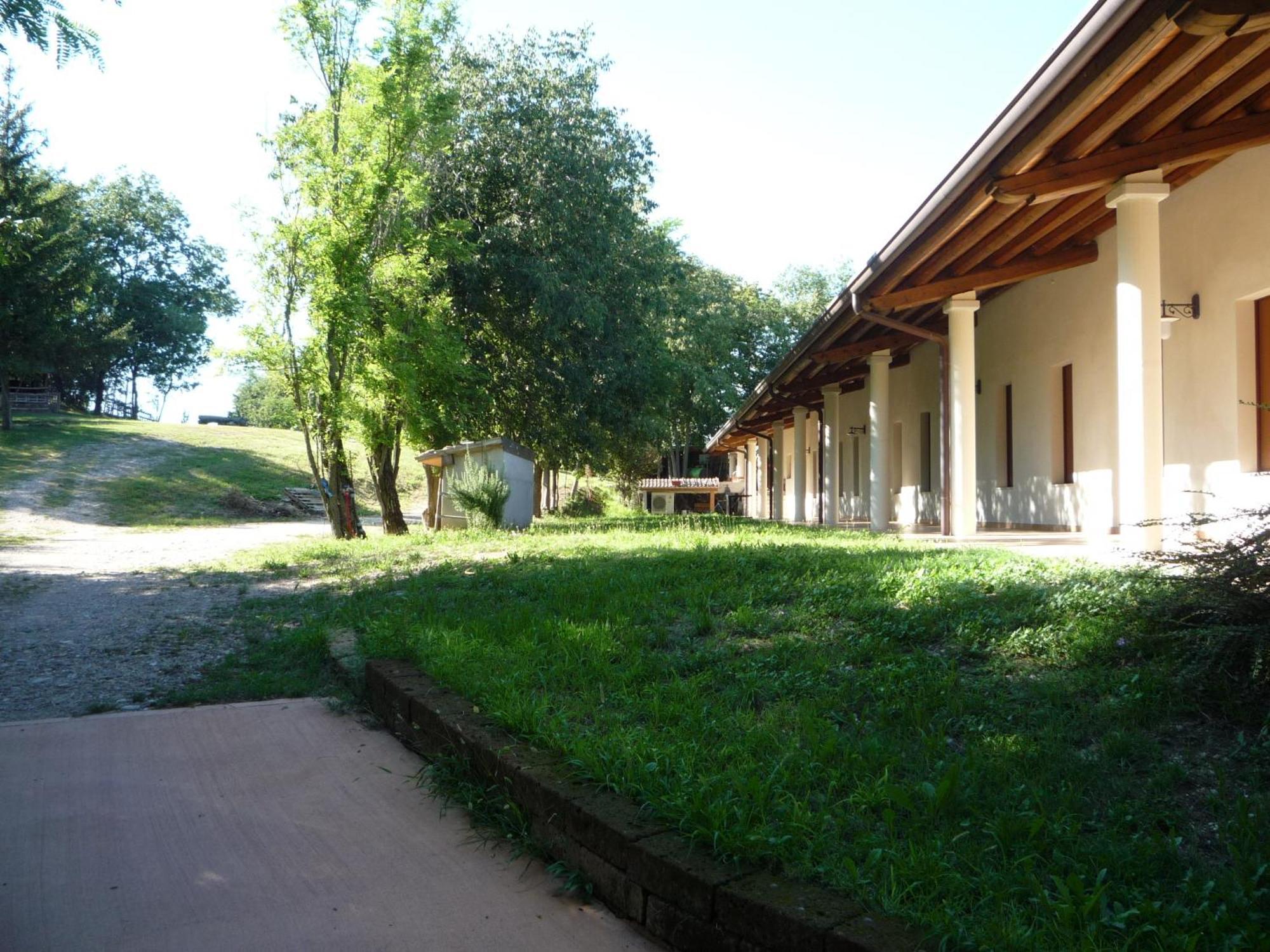 Agriturismo Lupo Bianco Монцамбано Екстериор снимка