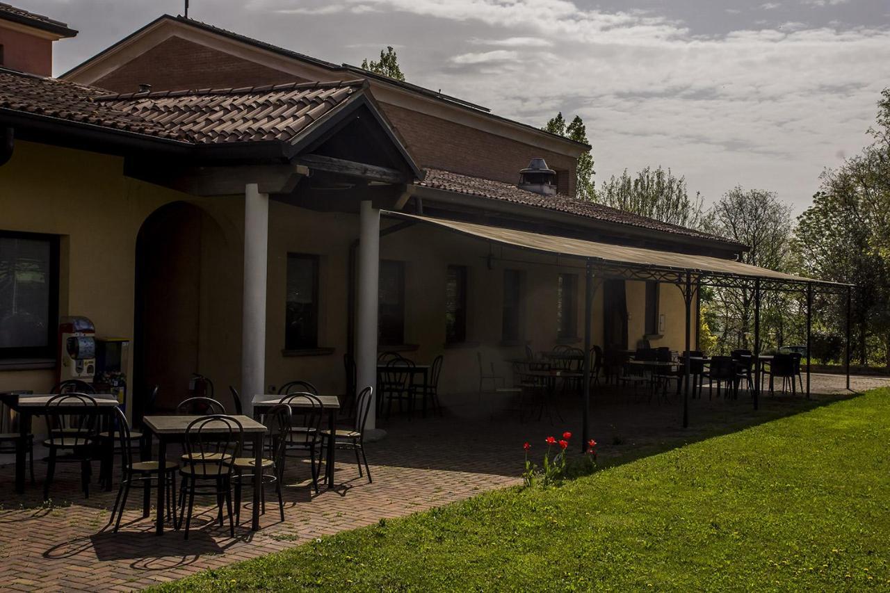 Agriturismo Lupo Bianco Монцамбано Екстериор снимка