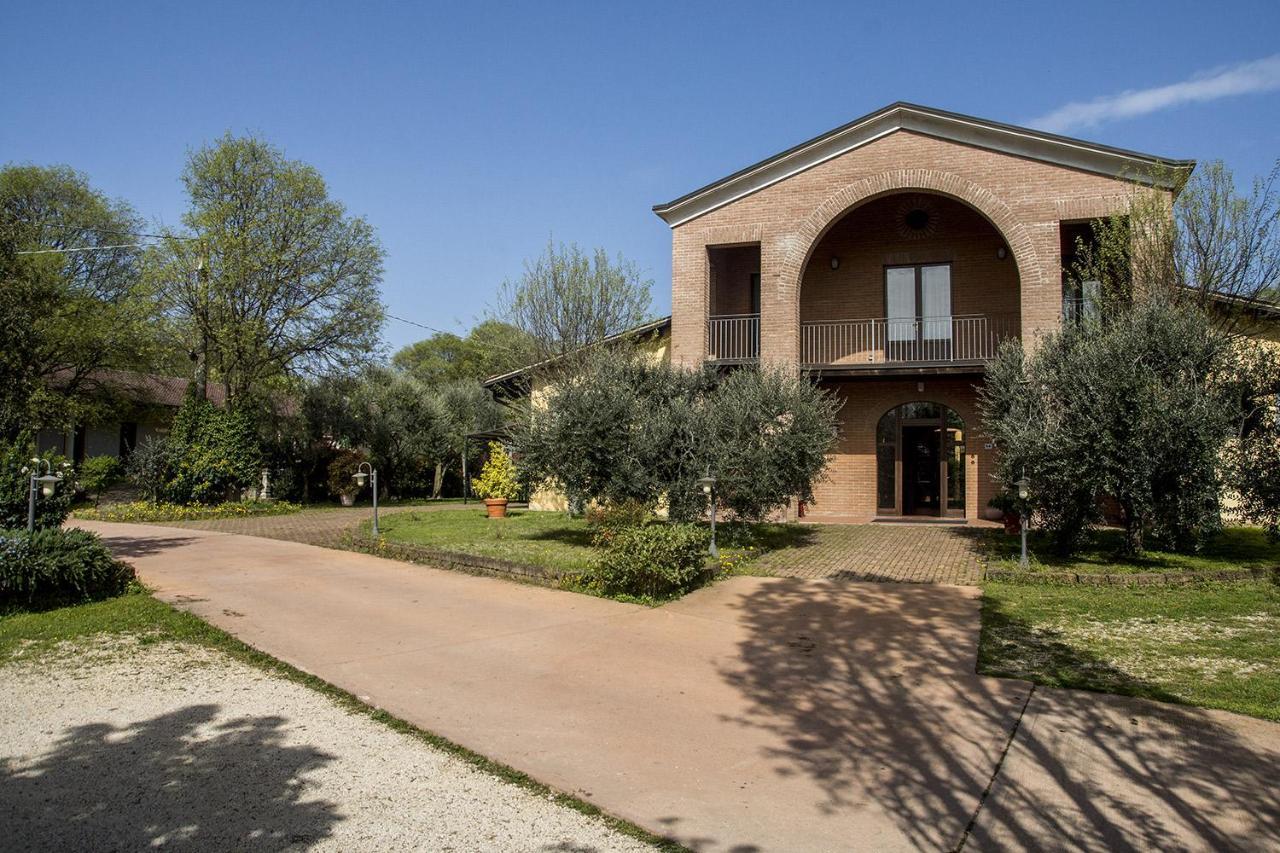 Agriturismo Lupo Bianco Монцамбано Екстериор снимка